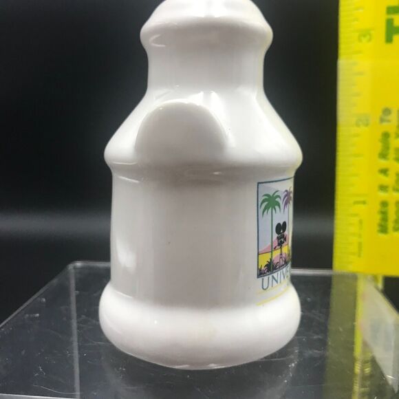 California Universal Studios Hollywood Souvenir Salt and Pepper Shakers - Picture 4 of 8